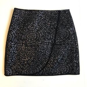 Loft Textured Black A-line Mini Skirt Size 4